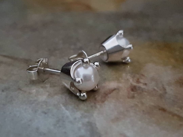 Atelier Solstice – Clous d'oreilles 